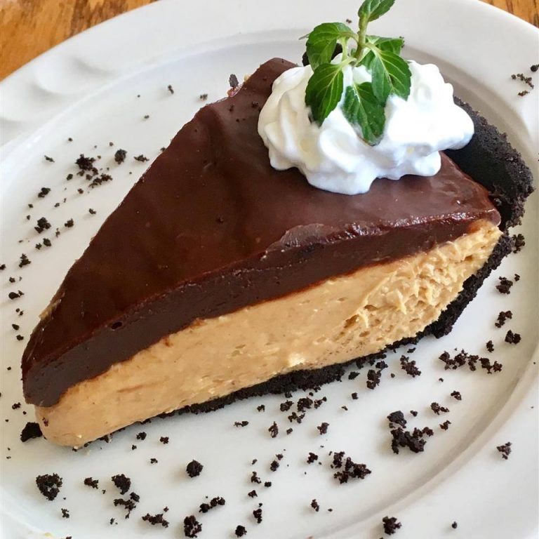 THIS PIE IS LIKE A GIANT REESE’S PEANUT BUTTER CUP
