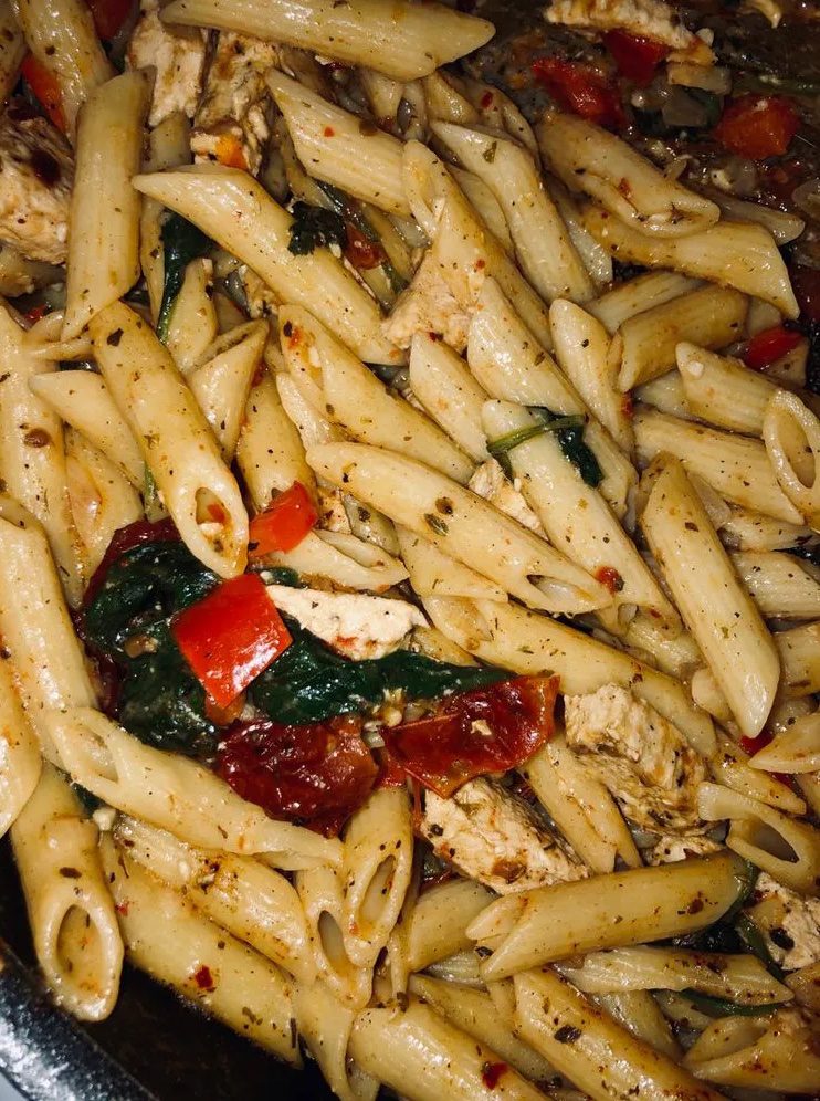 CREAMY TUSCAN CHICKEN PASTA