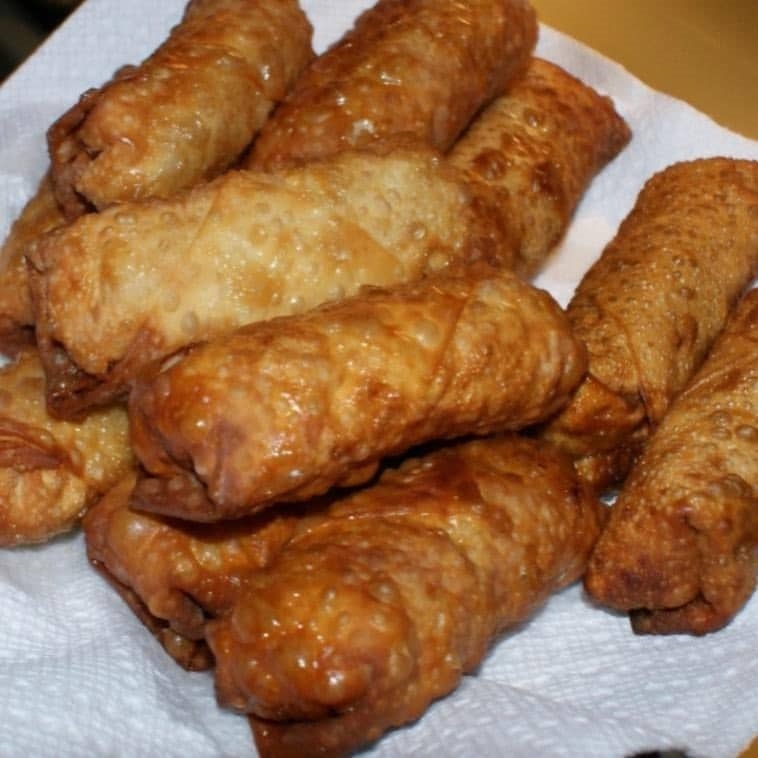 THE BEST HOMEMADE EGG ROLLS