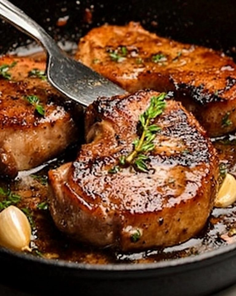 GARLIC BUTTER JUICY PORK CHOPS