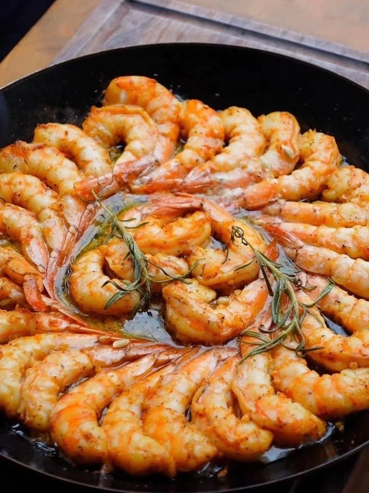 Garlic Pan Shrimp (Gambas al Ajillo / Scampi–Style)